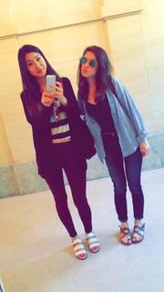 Leslie Fu feet photo thumbnail