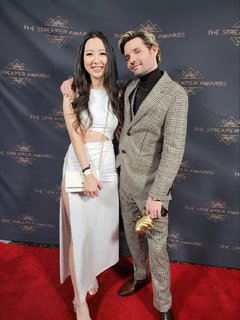 Leslie Fu feet photo thumbnail