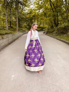 Leslie Fu feet photo thumbnail