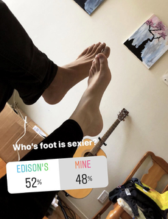 Leslie Fu feet photo thumbnail