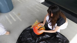 Leslie Fu feet photo thumbnail