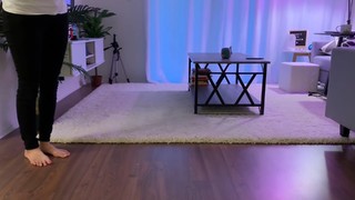 Leslie Fu feet photo thumbnail