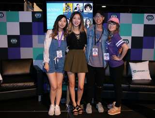 Leslie Fu feet photo thumbnail