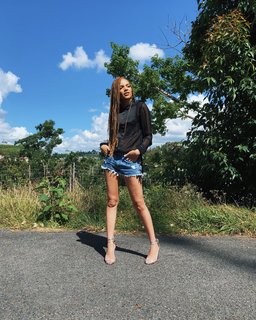 Leslie Grace feet photo 15