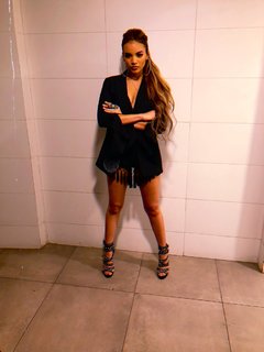 Leslie Grace feet photo 8