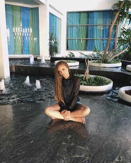 Leslie Grace feet photo 15