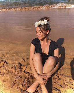 Leslie Grace feet photo 18
