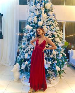 Leslie Grace feet photo 13
