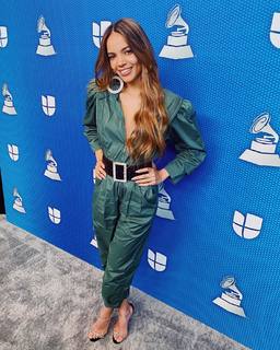 Leslie Grace feet photo 11