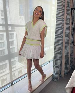 Leslie Grace feet photo 1