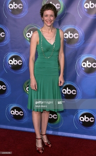 Leslie Hope feet photo 5