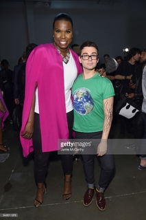 Leslie Jones feet photo 11