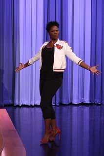 Leslie Jones feet photo 9