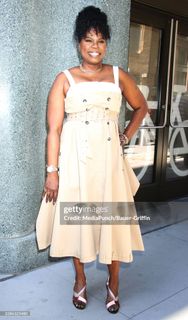 Leslie Jones feet photo 6