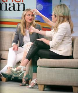 Leslie Mann feet photo thumbnail