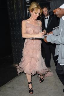 Leslie Mann feet photo thumbnail
