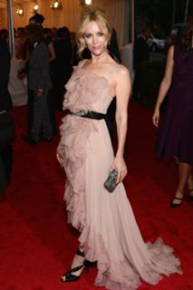 Leslie Mann feet photo thumbnail