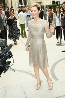 Leslie Mann feet photo thumbnail