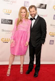 Leslie Mann feet photo thumbnail