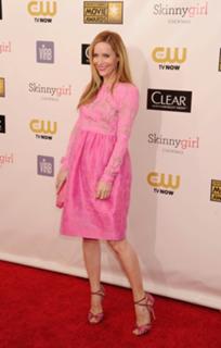 Leslie Mann feet photo thumbnail