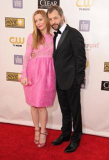 Leslie Mann feet photo thumbnail