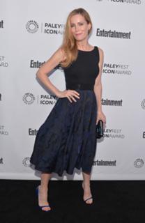 Leslie Mann feet photo thumbnail