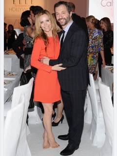 Leslie Mann feet photo thumbnail
