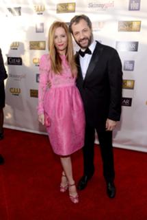 Leslie Mann feet photo thumbnail