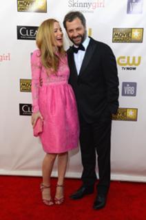 Leslie Mann feet photo thumbnail