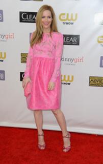 Leslie Mann feet photo thumbnail