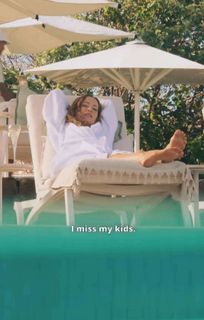 Leslie Mann feet photo 8