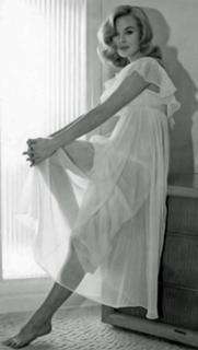 Leslie Parrish feet photo 8