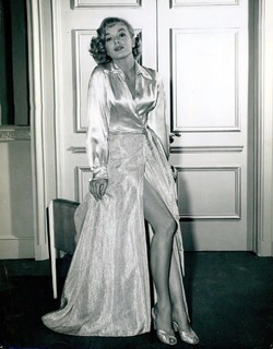Leslie Parrish feet photo 4