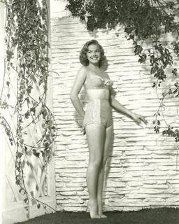 Leslie Parrish feet photo 3