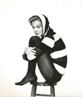 Leslie Parrish feet photo 9
