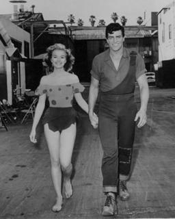 Leslie Parrish feet photo 3