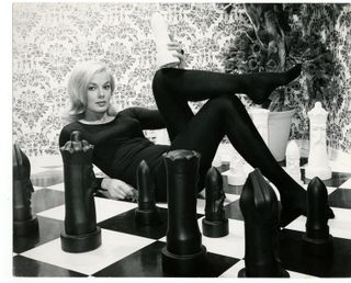 Leslie Parrish feet photo 1