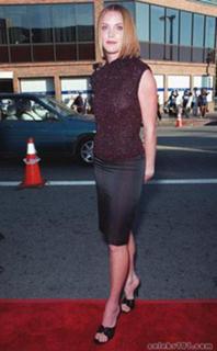 Leslie Stefanson feet photo 3