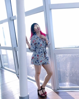 Lesslie Polinesia feet photo 1