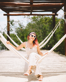 Lesslie Polinesia feet photo 7