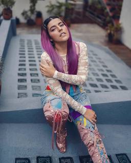 Lesslie Polinesia feet photo 13