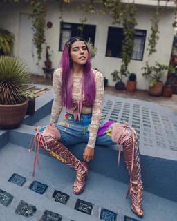 Lesslie Polinesia feet photo 12