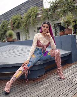 Lesslie Polinesia feet photo 11