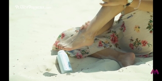 Lesslie Polinesia feet photo 10