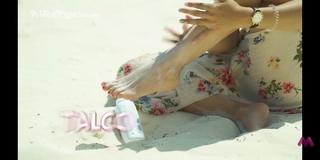 Lesslie Polinesia feet photo 9