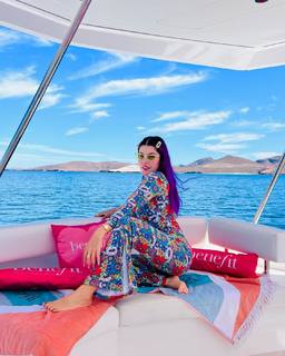 Lesslie Polinesia feet photo 1