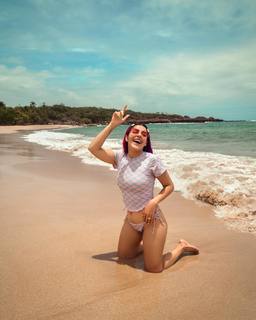 Lesslie Polinesia feet photo 15