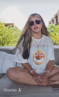 Lesslie Polinesia feet photo 10