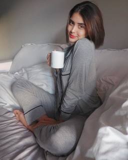 Letícia Almeida feet photo 5