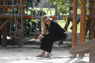 Letícia Birkheuer feet photo 15